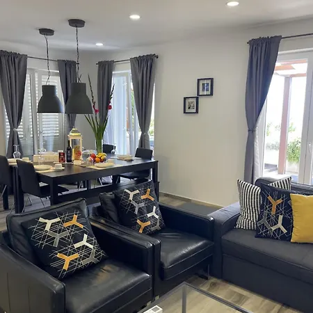 Modern Penthouse With Jacuzzi & Terrace Ferienpark Split