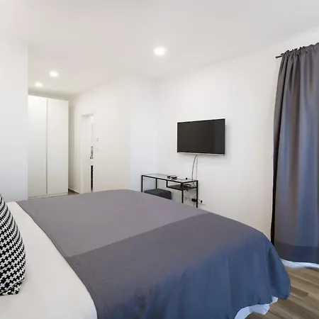 Modern Penthouse With Jacuzzi & Terrace 홀리데이파크 스플리트